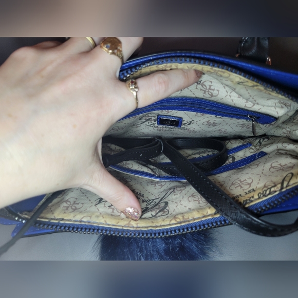 Guess Handbag & Wallet - Picture 4 of 8